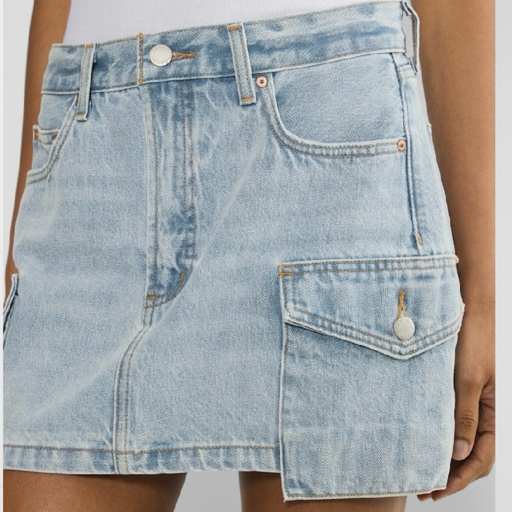 Aritzia Denim Forum The '90s Cargo Pockets Classic Mini Size 30